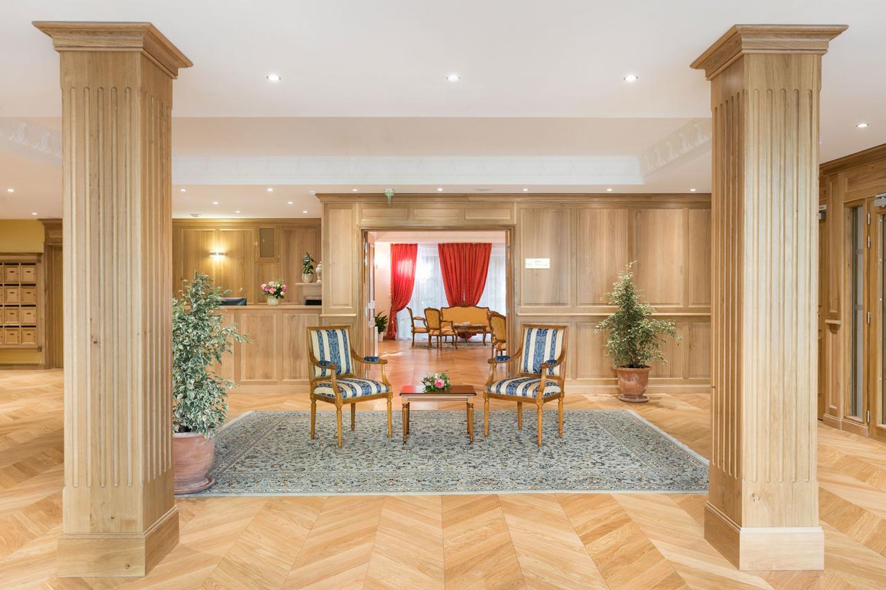 Medicis Home Dijon Les Petites Roches Exterior photo