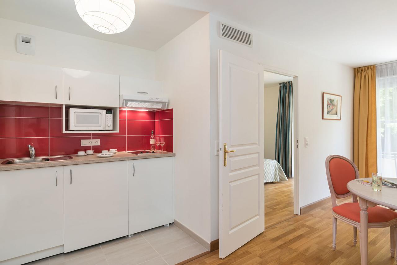Medicis Home Dijon Les Petites Roches Exterior photo