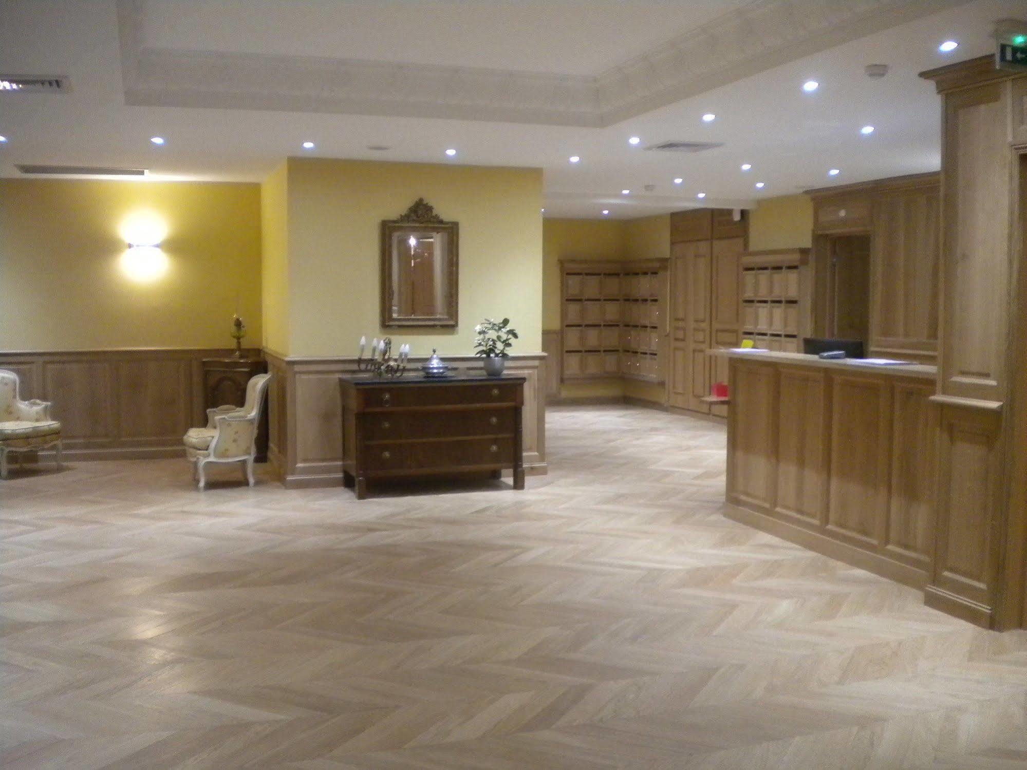 Medicis Home Dijon Les Petites Roches Exterior photo